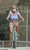 29764614-8436027-With_her_shoes_back_on_Britney_enjoyed_a_ride_on_her_bicycle_in_-a-58_1592498738525.jpg