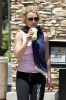 BritneyStarbucksMay13_(18).jpg