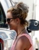 Britney_Spears_-_Leaving_an_office_building_in_Thousand_Oaks_(24).jpg