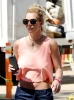 Britney_Spears_-_Leaving_an_office_building_in_Thousand_Oaks_(3).jpg