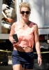 Britney_Spears_-_Leaving_an_office_building_in_Thousand_Oaks_(30).jpg
