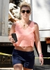 Britney_Spears_-_Leaving_an_office_building_in_Thousand_Oaks_(32).jpg