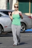 Spears_Britney_Starbucks_Jan28_(7).jpg
