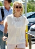August_10_-_Britney_Shopping_In_Malibu-05.JPG